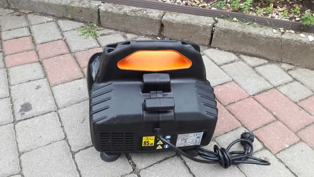 6 litrowy Przenośny Kompresor / Sprężarka bezolejowy Black&decker