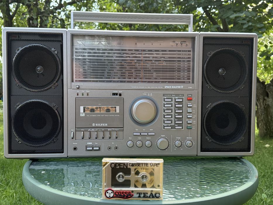 Продам магнитолу SILVER ST888