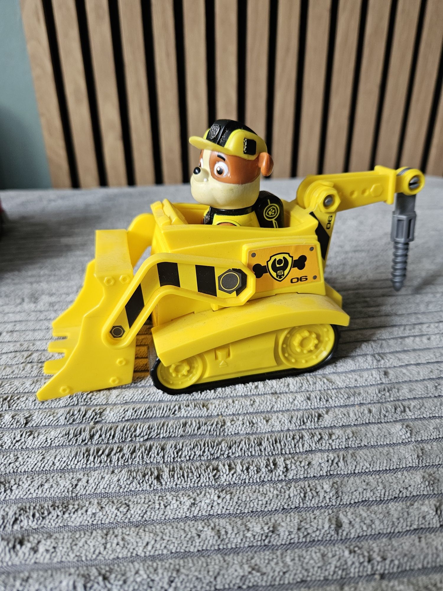 Skye marshall rubble pojazdy psi patrol