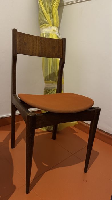 4 Cadeiras Mid-Century Design Português