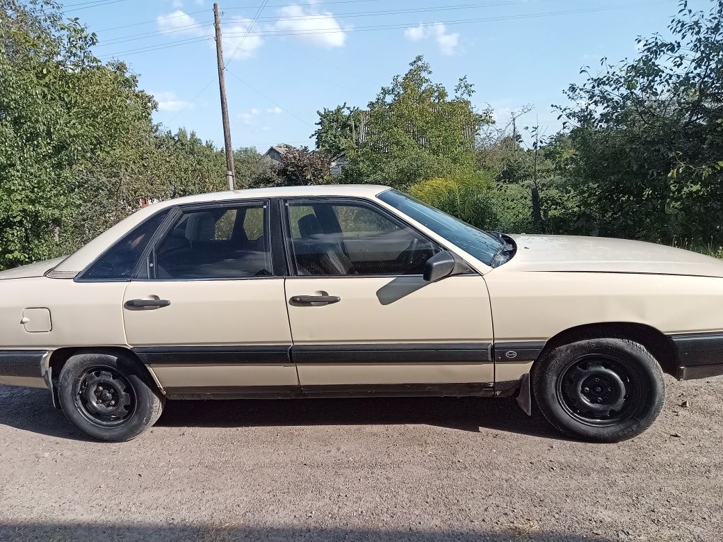 Продам ауді 100 с3 1983 рік 2.2 на карбюраторі