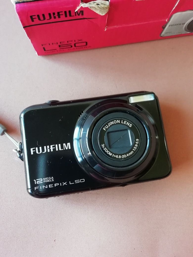 Máquina fotográfica digital, Fujifilm L50