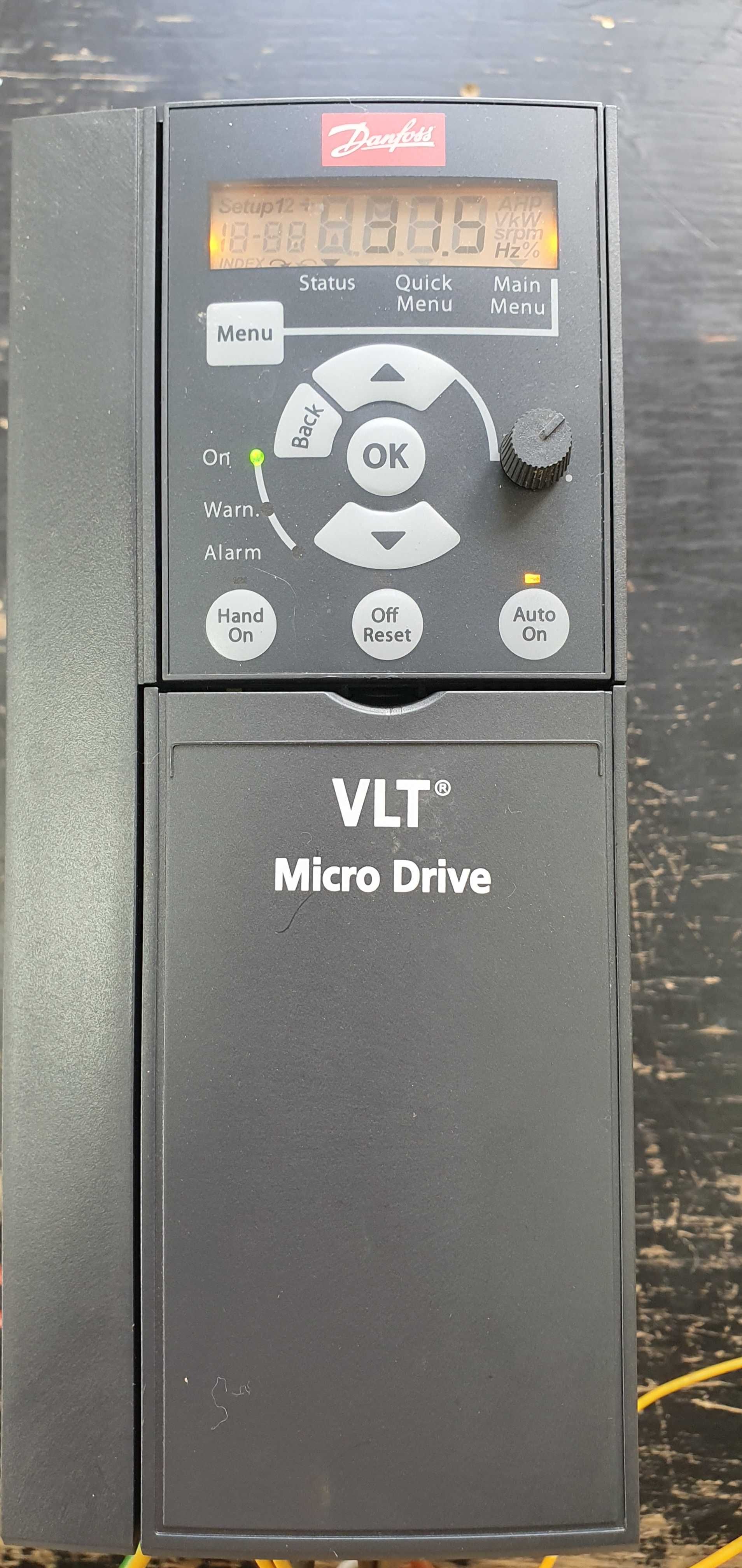 Falownik Danfoss VLT Micro Drive 3x380-480V 7,2A 3kW 132F0024 + panel