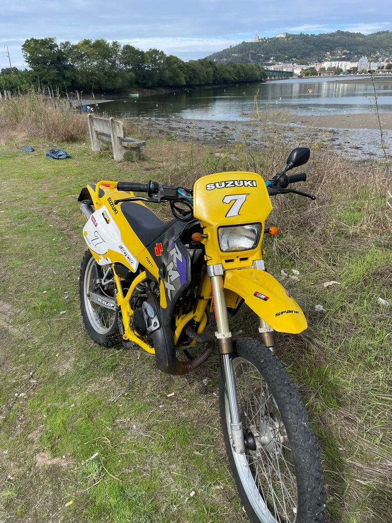 Suzuki RMX 50 ( ciclomotor)
