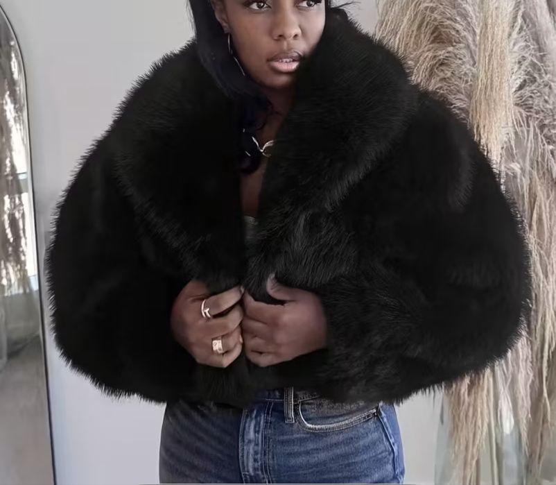 Шуба чорна жіноча