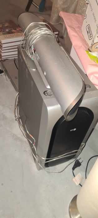 Sistema de som LG com colunas