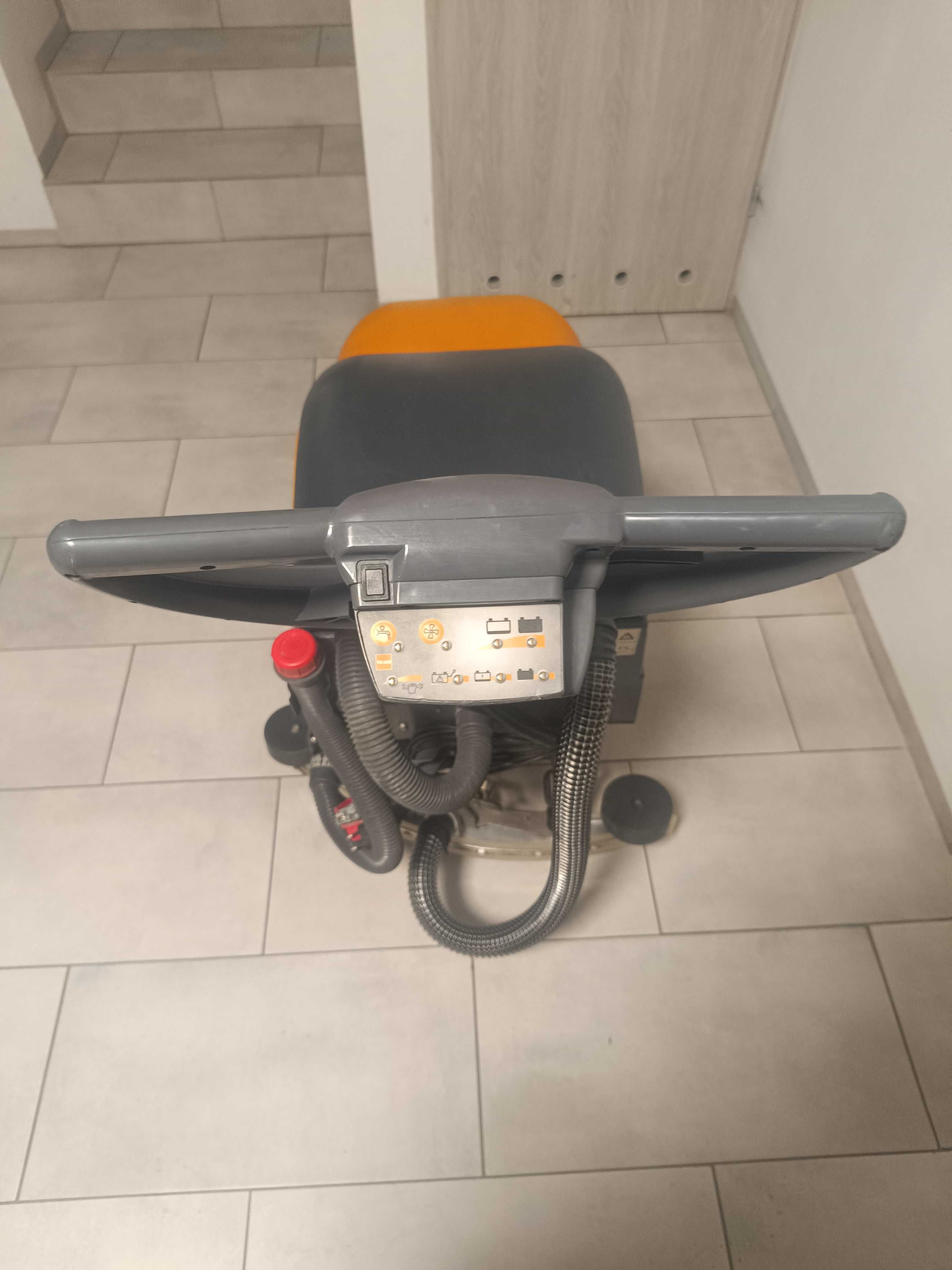Szorowarka /maszyna czyszcząca Taski 450 Nowe Baterie