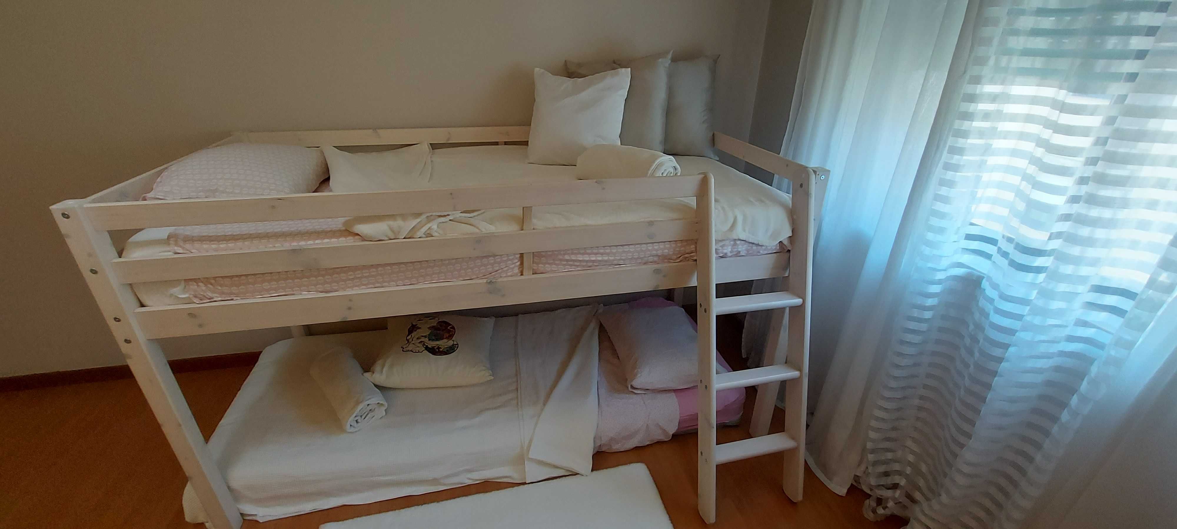 Cama criança s/colchão com escadas