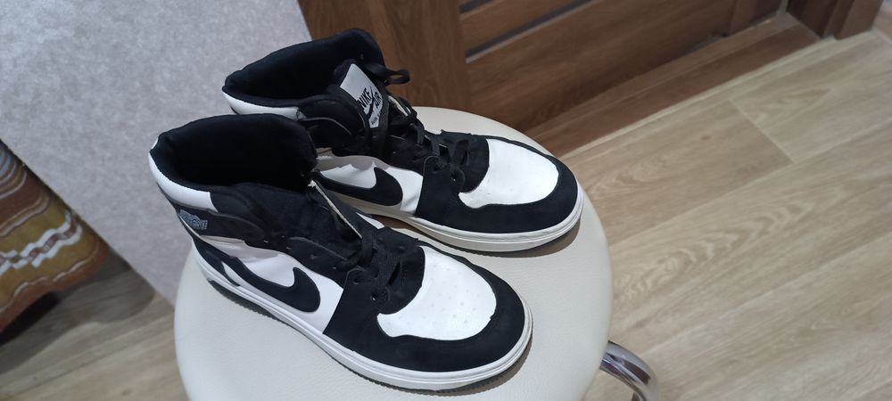 Кросівки на хлопця стан нових