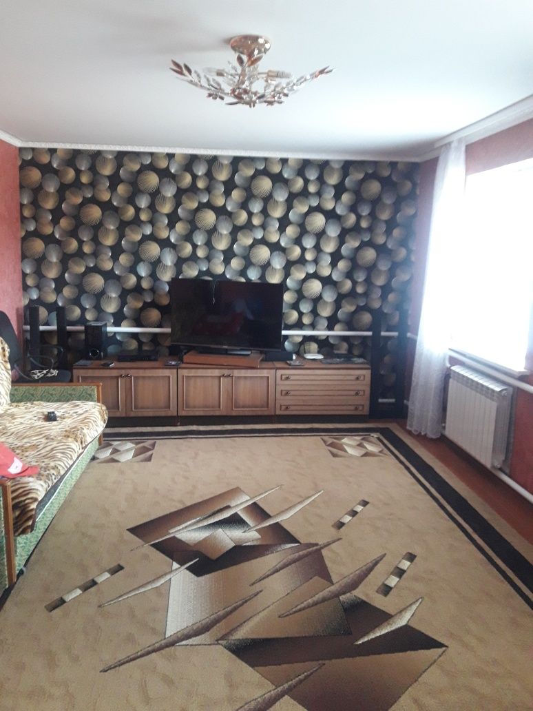 Продам будинок в м.Кагарлик, вiд Киева 70км.