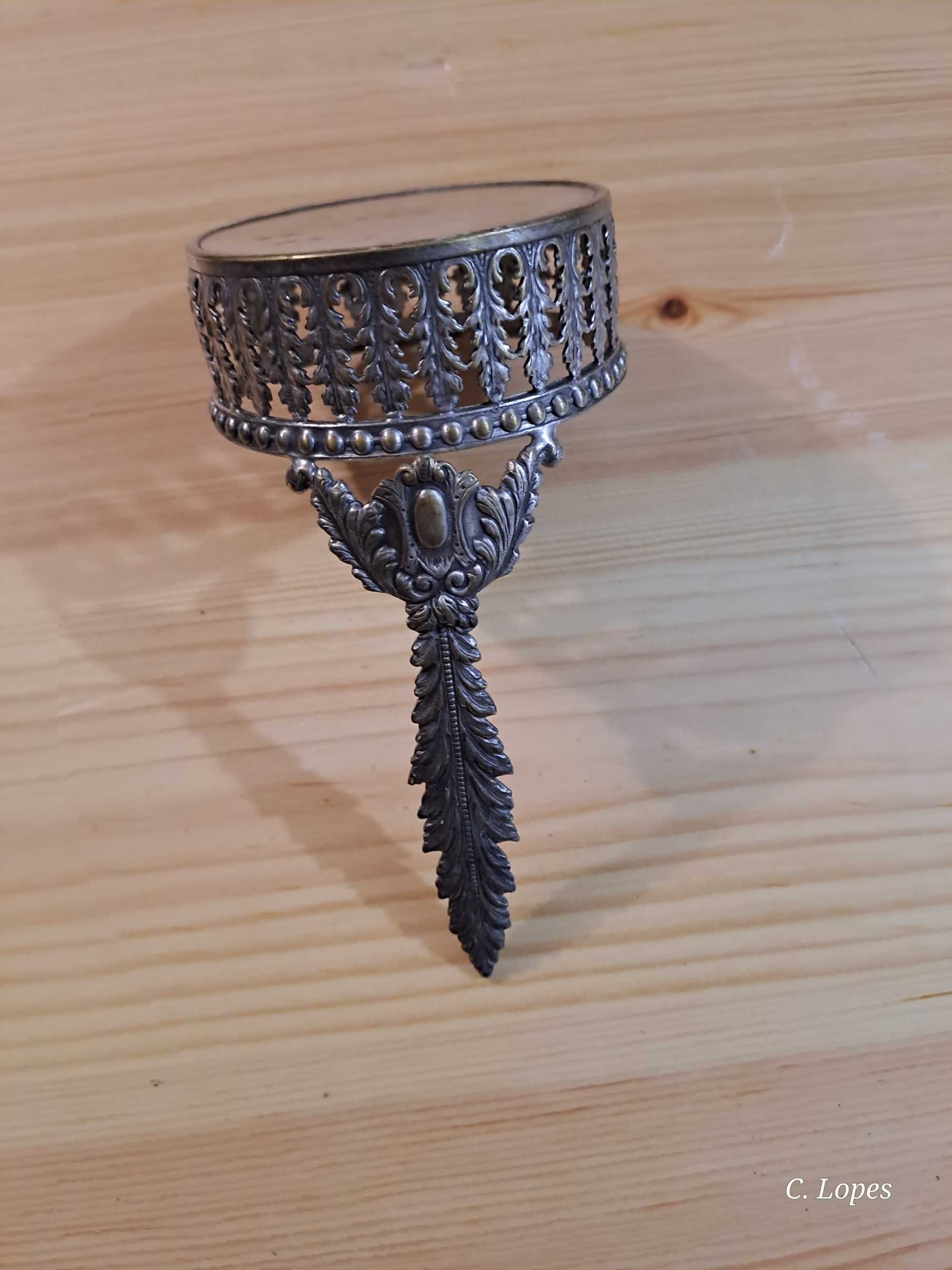 Artigo decoração em silver plated (Prateado)
