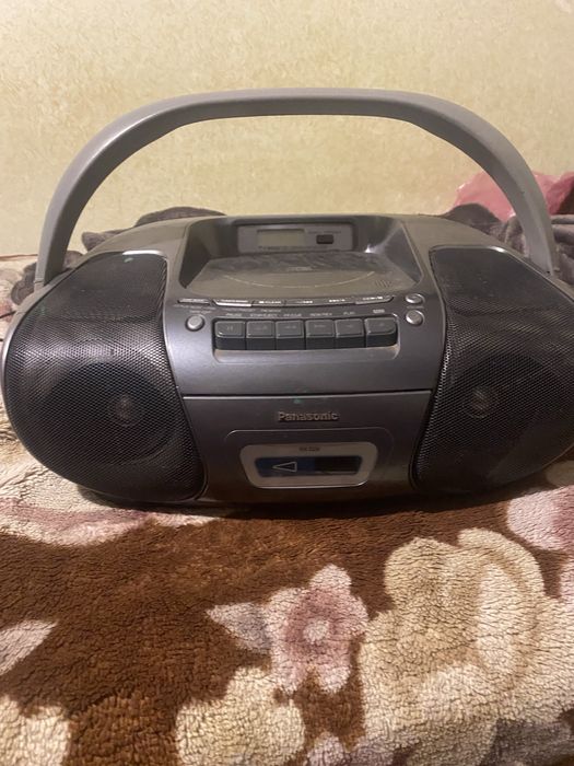 Магнітофон касатно дисковий panasonic