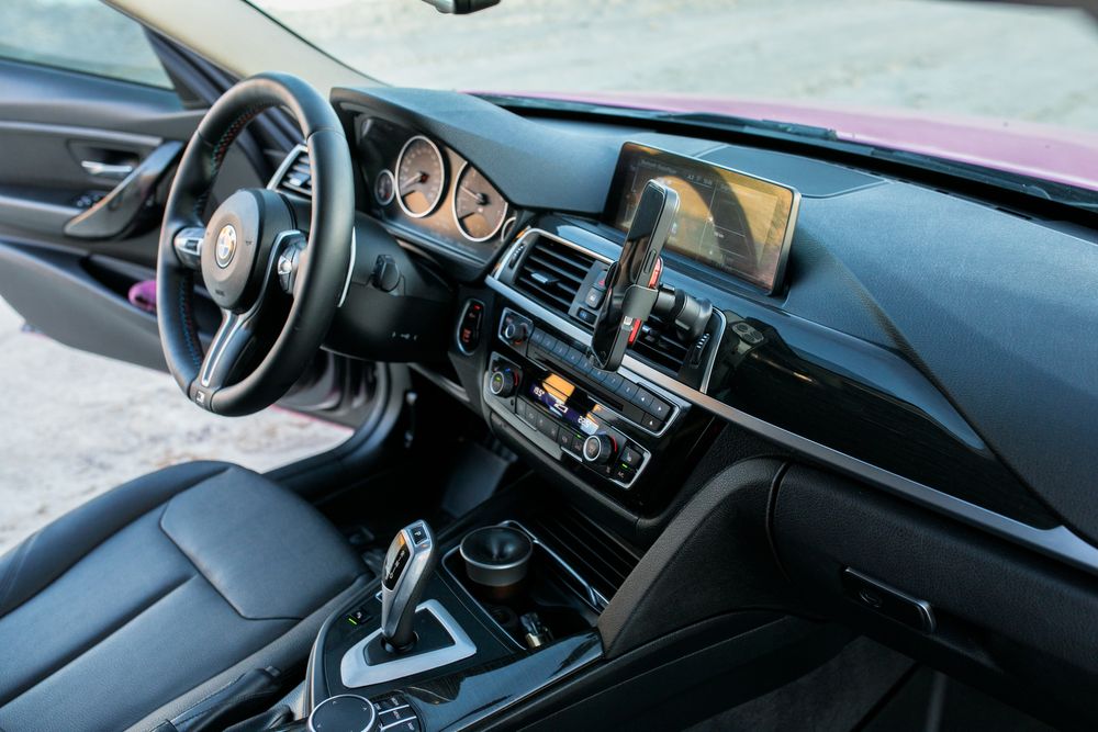 Рожева BMW  320. f30 xDrive 2017  рік