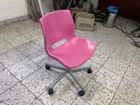Krzesło dziecięce Ikea różowe