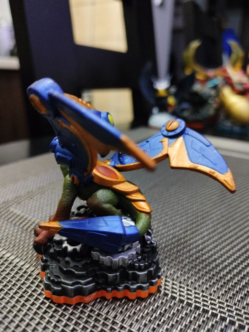 Figurka Skylanders Giants - Drobot Lightcore