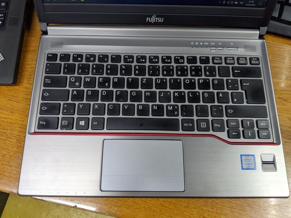 Ноутбук Fujitsu  LifeBook E736