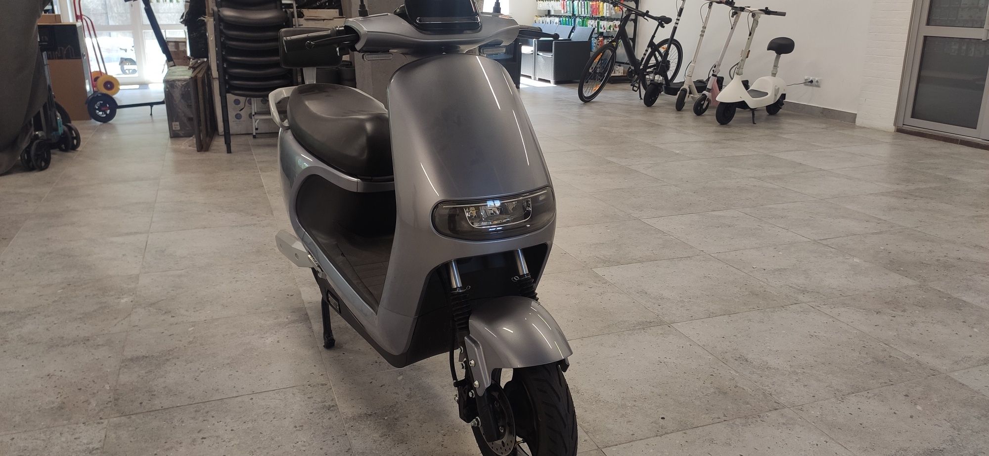 Електроскутер BeastBike Thanator 1200W