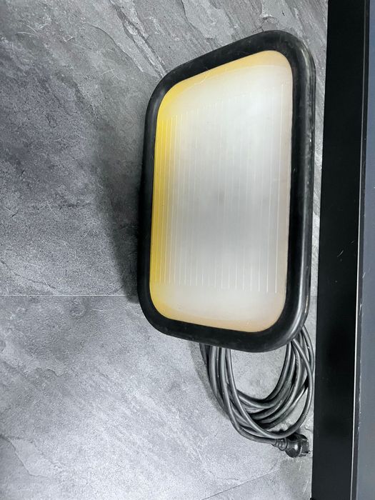 Lampa  budowlana.