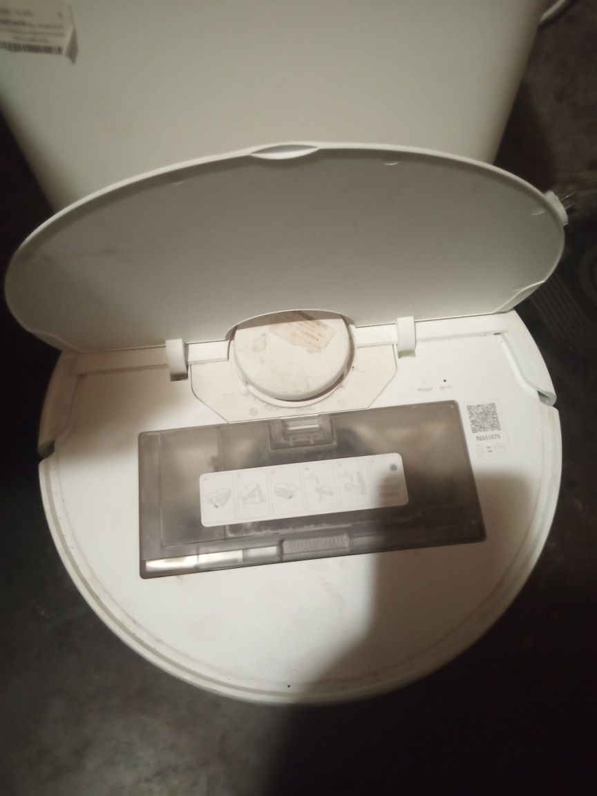 Продам робот пилосос xiaomi Robot Vacuum X10