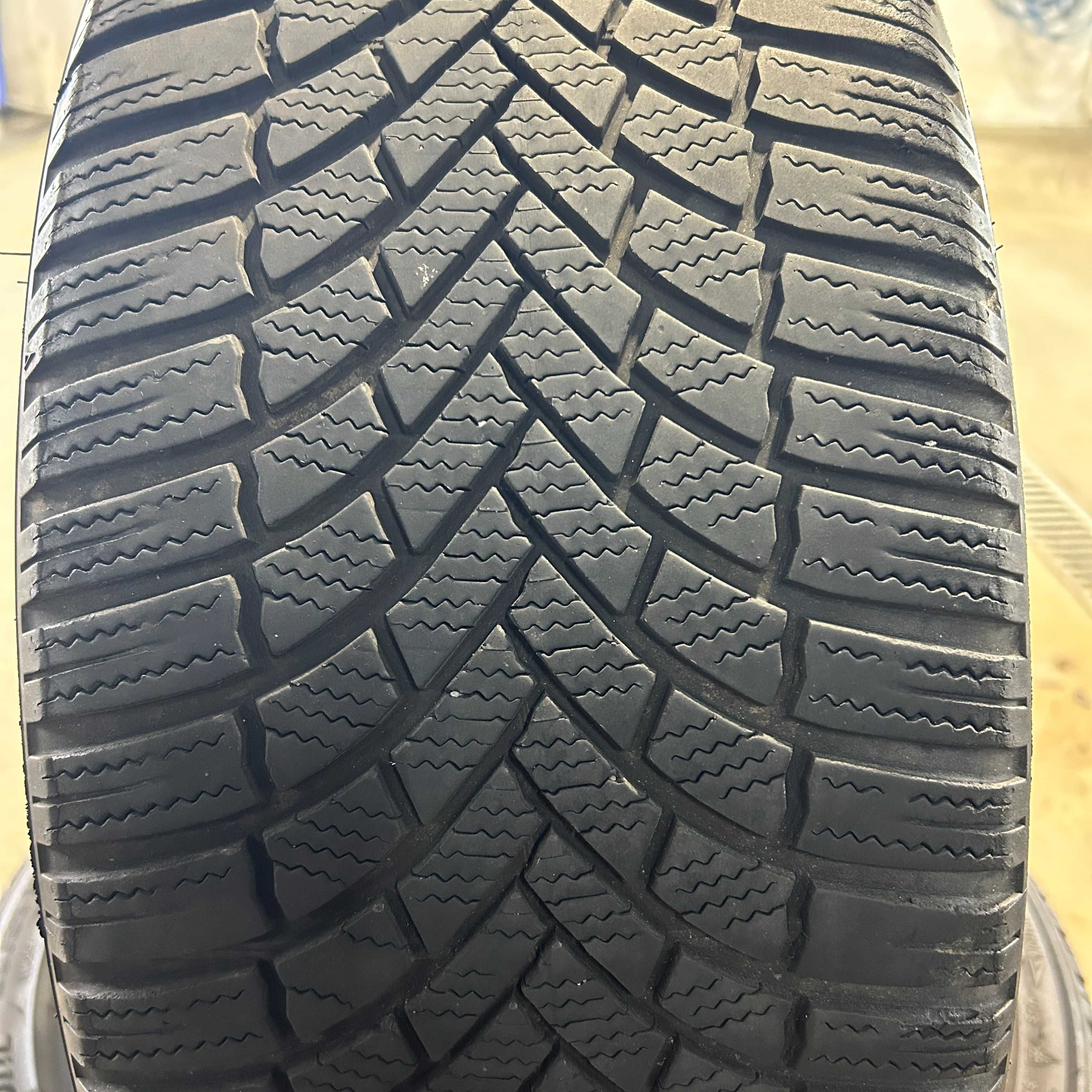 Pneus Bridgestone 225/40/R18