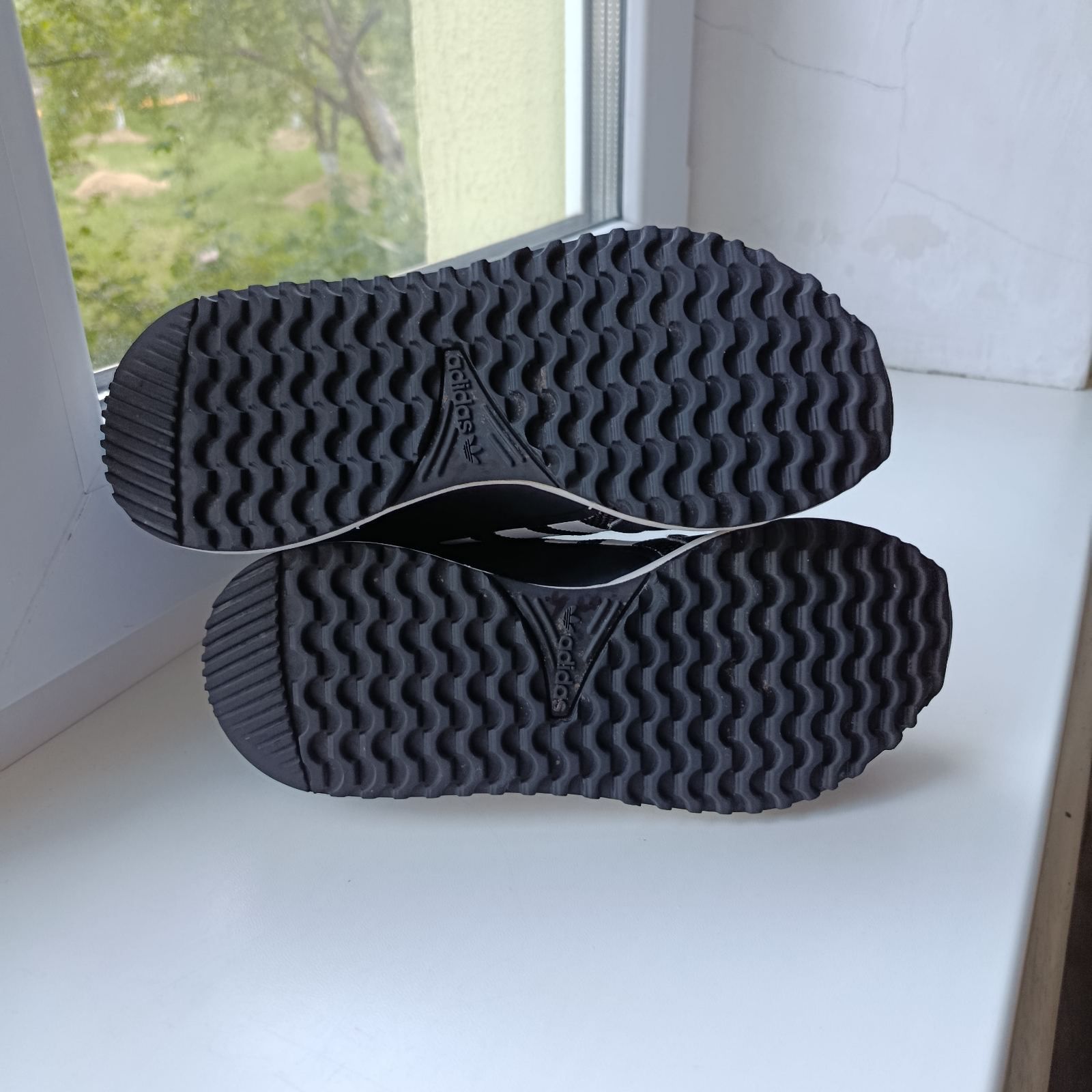 Кросівки ADIDAS ZX_ 700_ 140 розмір 36. Оригінал