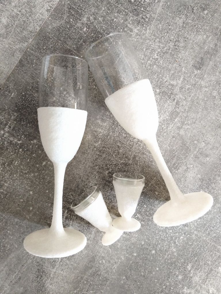 Kieliszki ślubne białe brokat zestaw szampan wódka 15ml oszukane