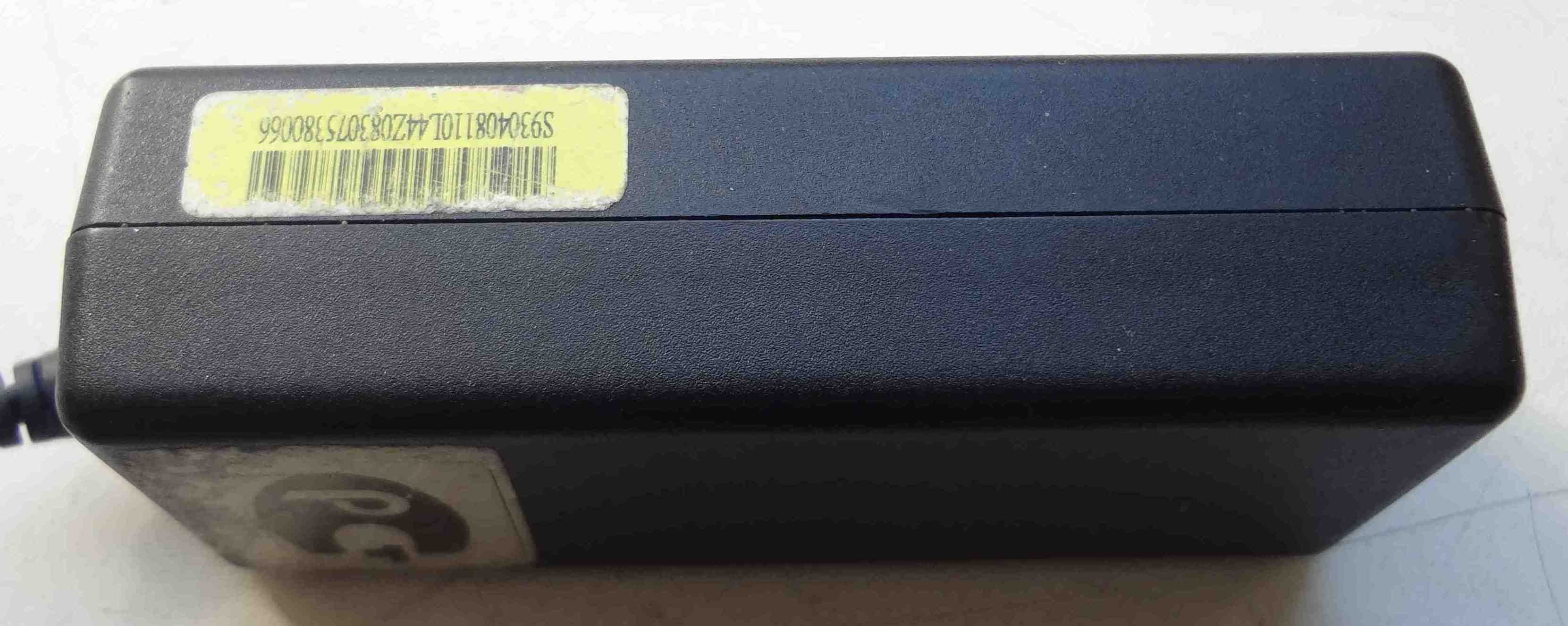Зарядное устройство 20V 2A 0225A2040 блок, не рабочий