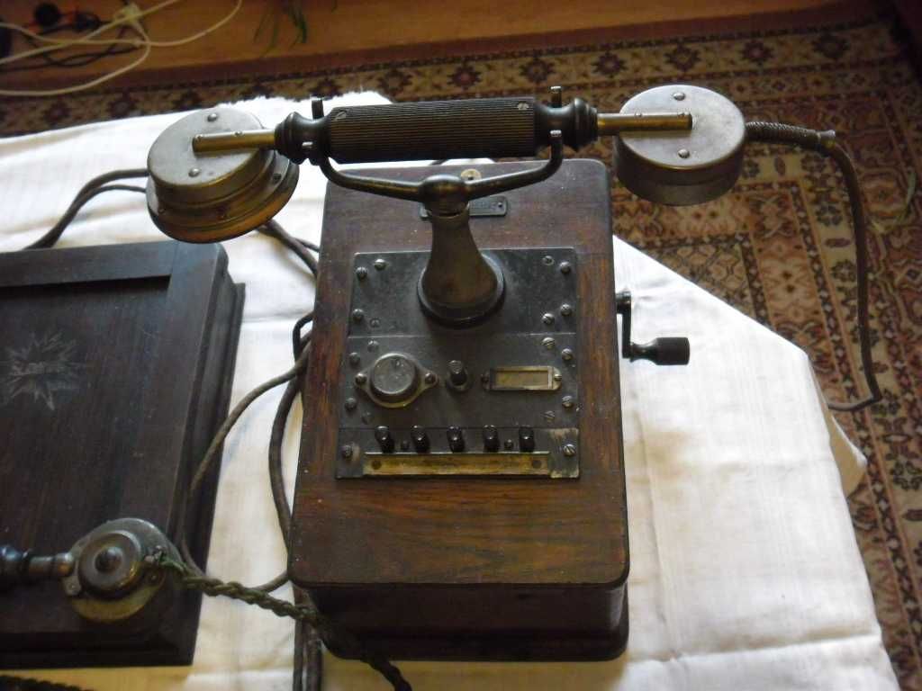 Zestaw aparatów telefonicznych XX wiek