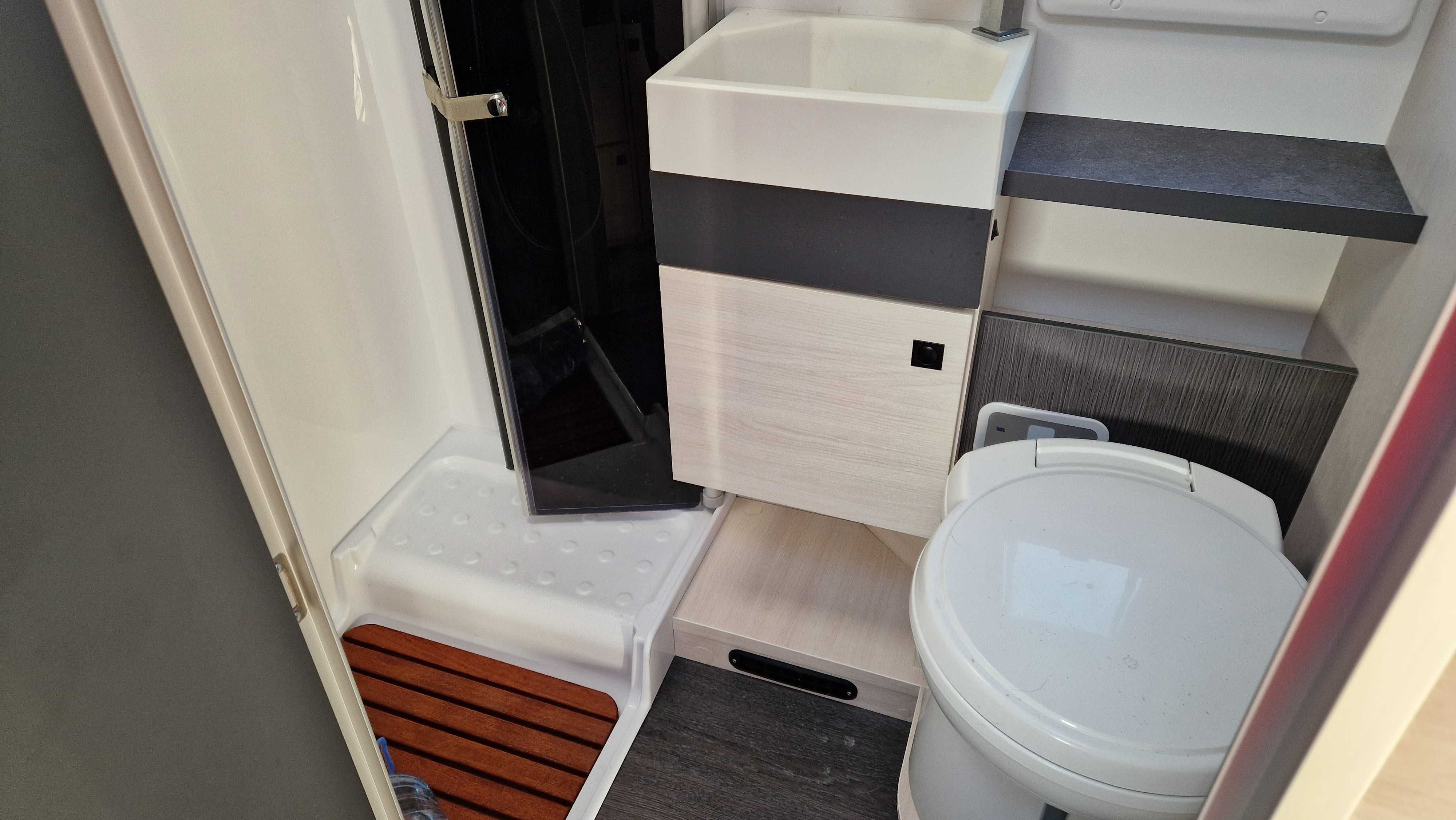 Kamper Chausson 644 z przebiegiem20400 km doposażony Odstąpie leasing