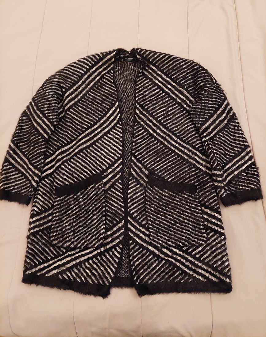 Damski sweter marki Reserved