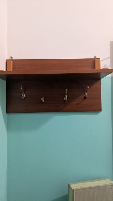 Вішак, поличка для одягу