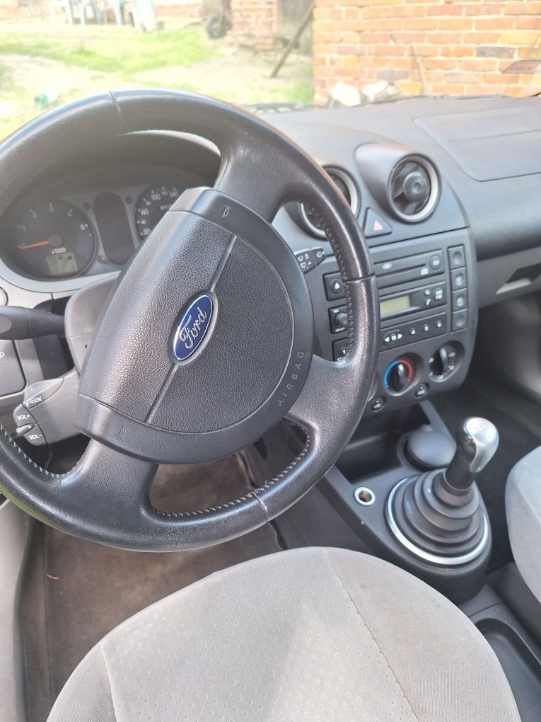 Ford fiesta 1.4 stan dobry
