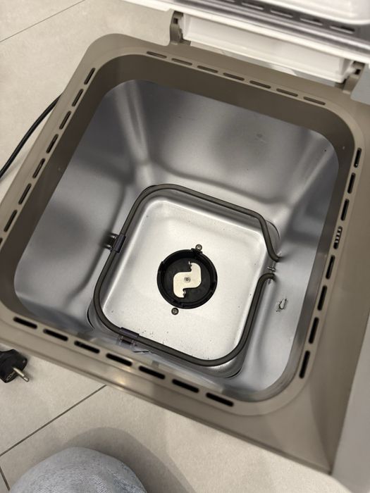 Нова хлібопічка LG