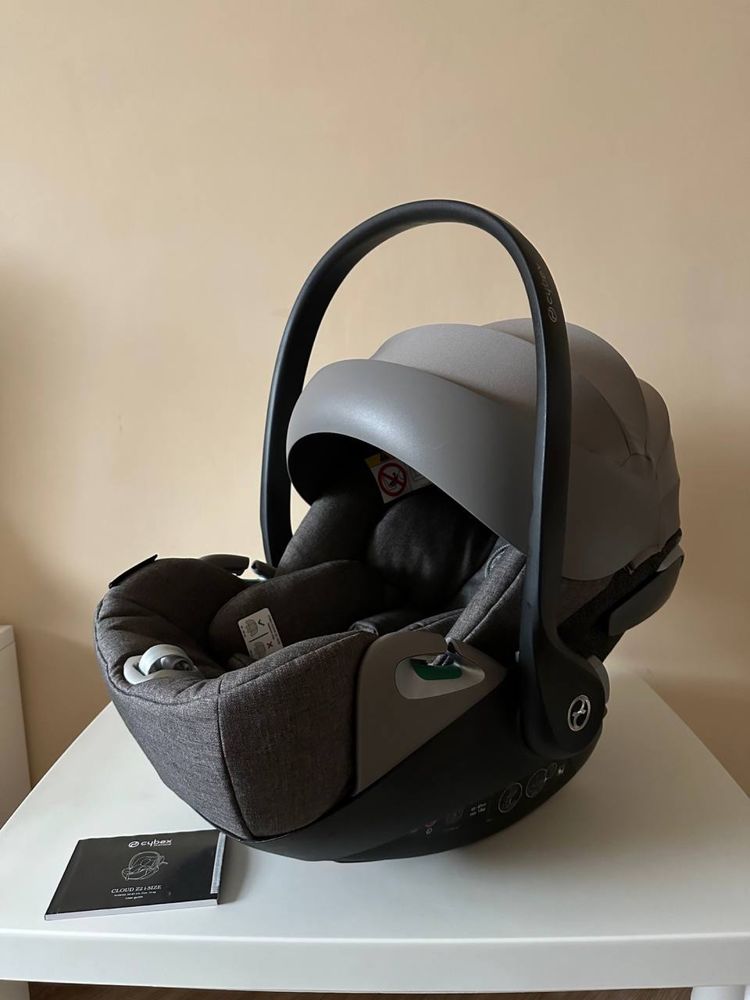 Новинка 2023 року. Cybex Cloud Z2 Soho Grey Plus