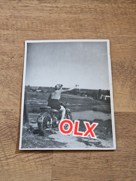 Piękne wyraźne stare zdjęcie prasowe motocykla Jawa 250 Perak Warszawa