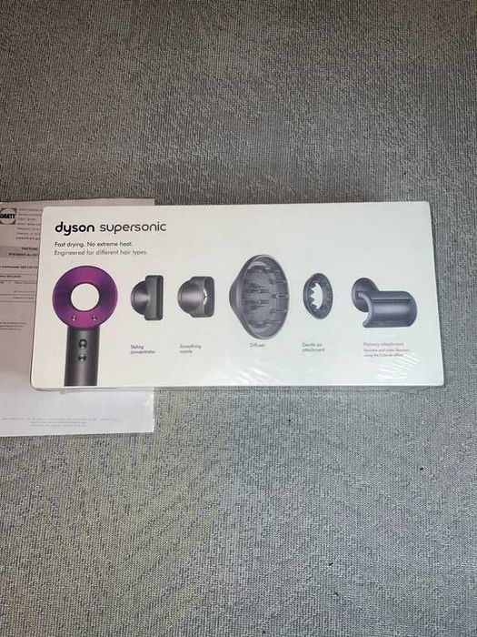 Świetna suszarka do włosów.