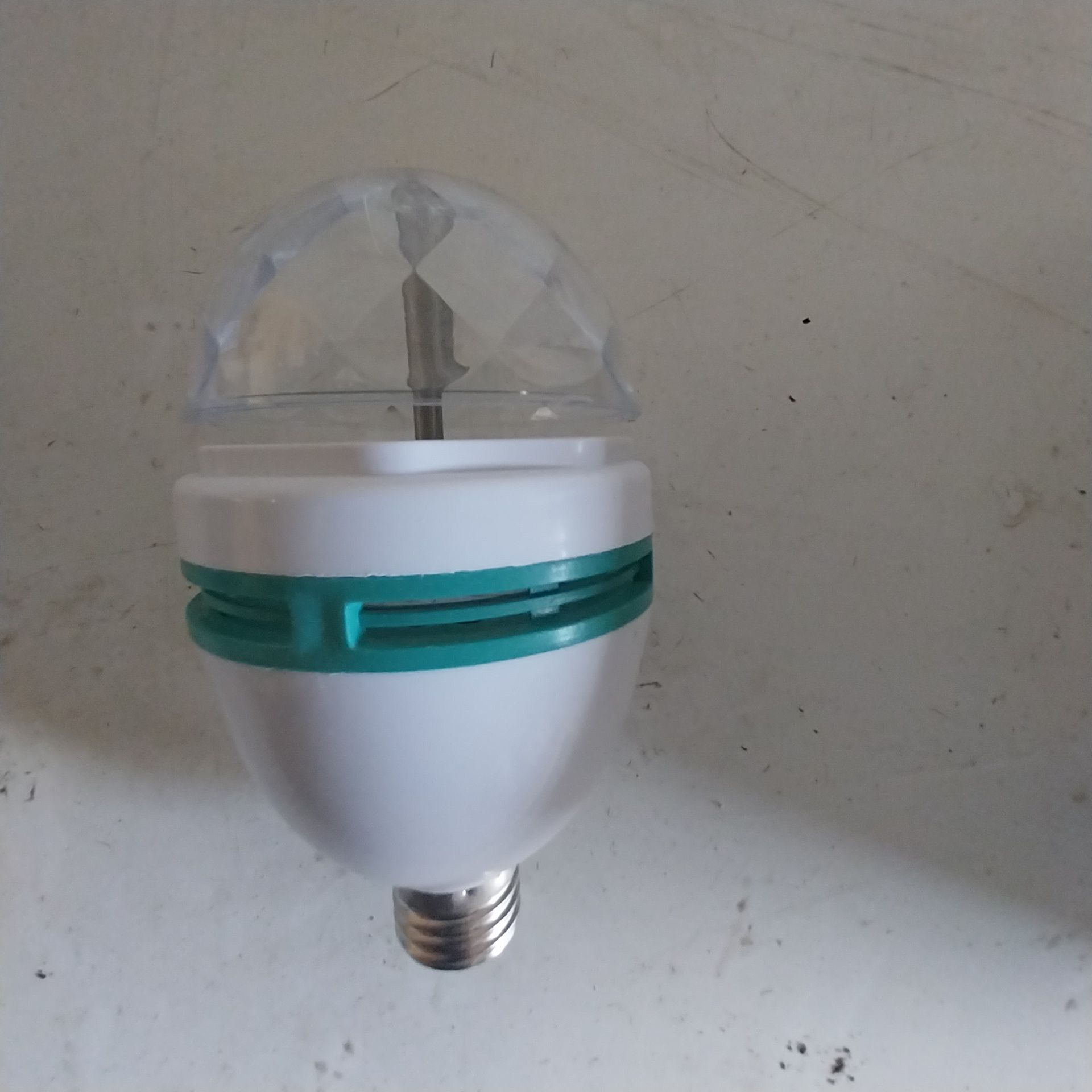 Lampada led RGB rotativa NOVA