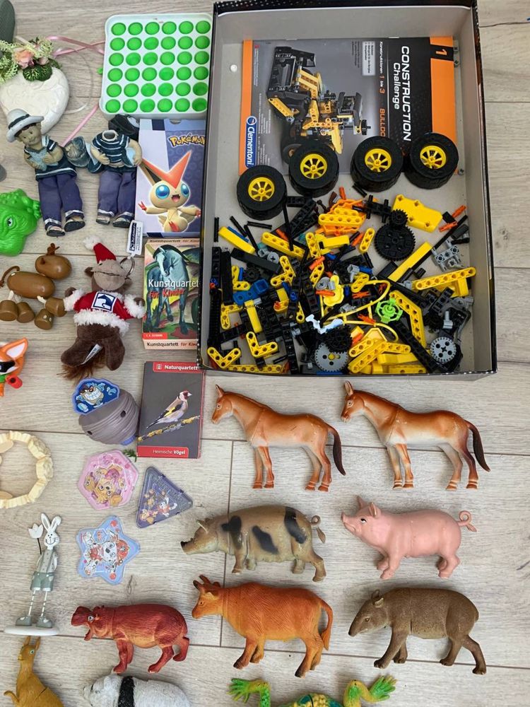Іграшки,машинки,звірі,кіндер,солдати,лего,лот,динозаври,щенячий патрул