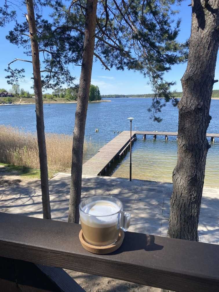 Domek nad jeziorem, pomost, las, wynajem całoroczny