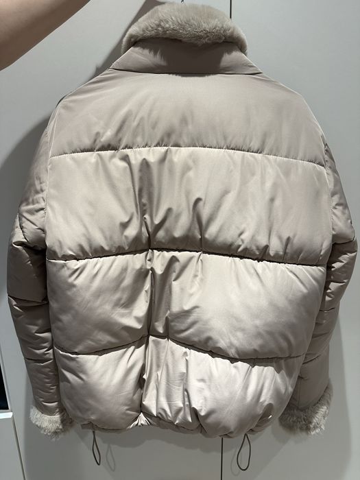 Жіноча куртка