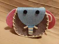 Mala elefante de menina nova