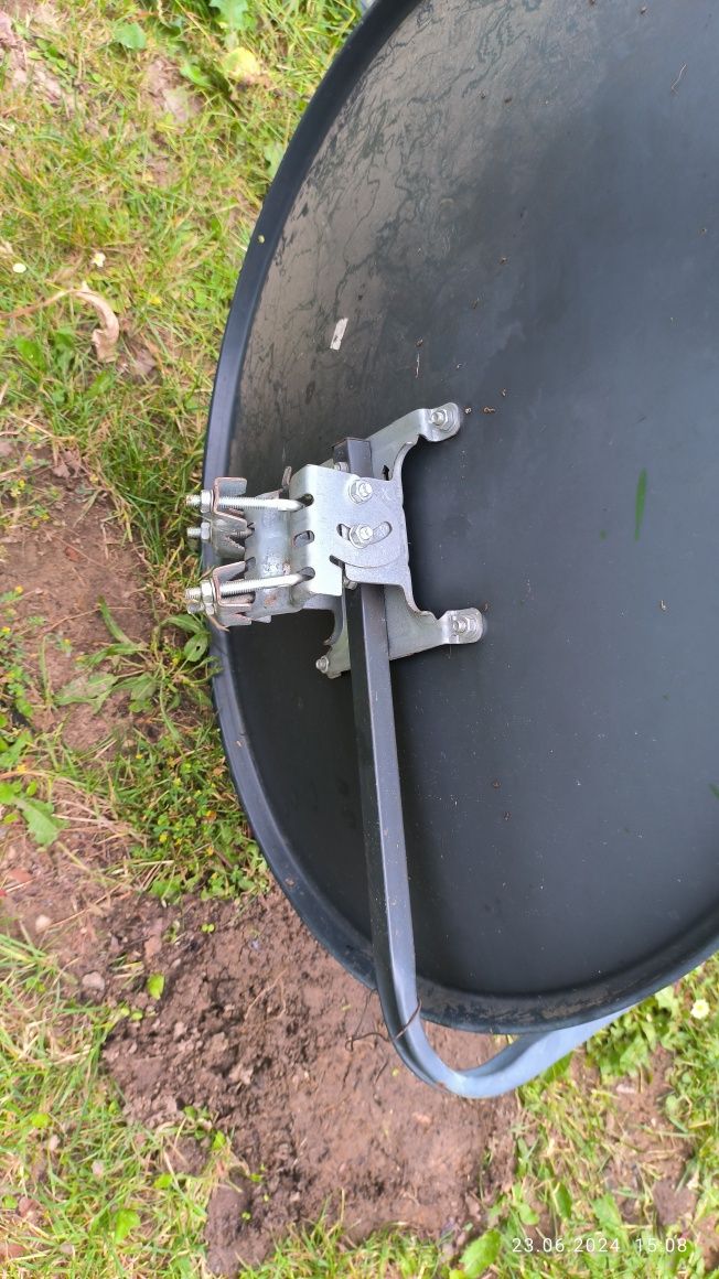 Antena satelitarna