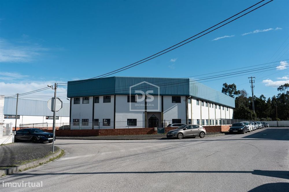 Armazém Industrial localizado em Batalha - Leiria