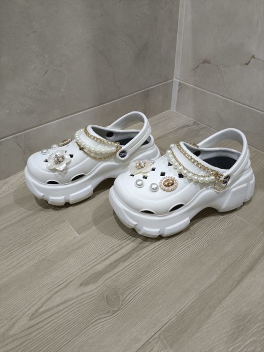 Vendo sandálias lindas