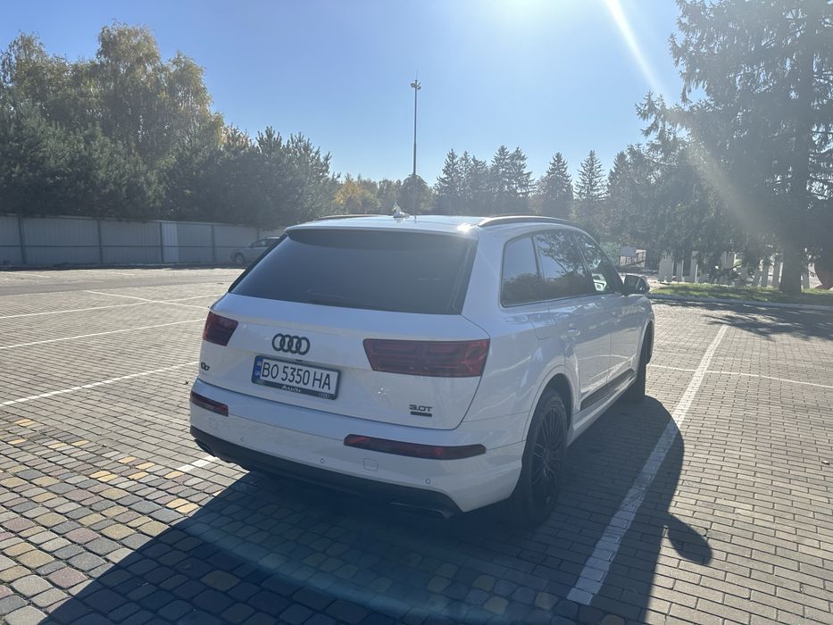 Продам AUDI Q7 2018