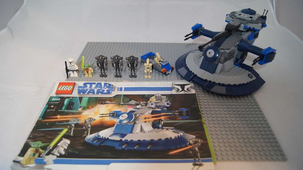 Lego Star Wars 8018 Armored Assault Tank AAT figurki Yoda clone droid