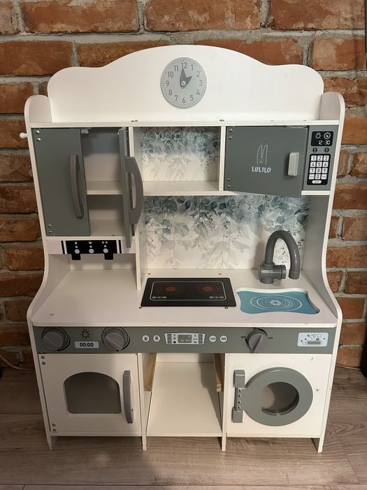 Drewniana kuchnia dla dzieci