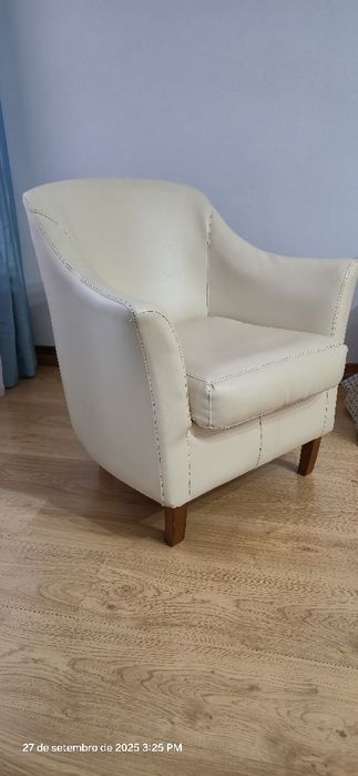 Cadeirão poltrona bege