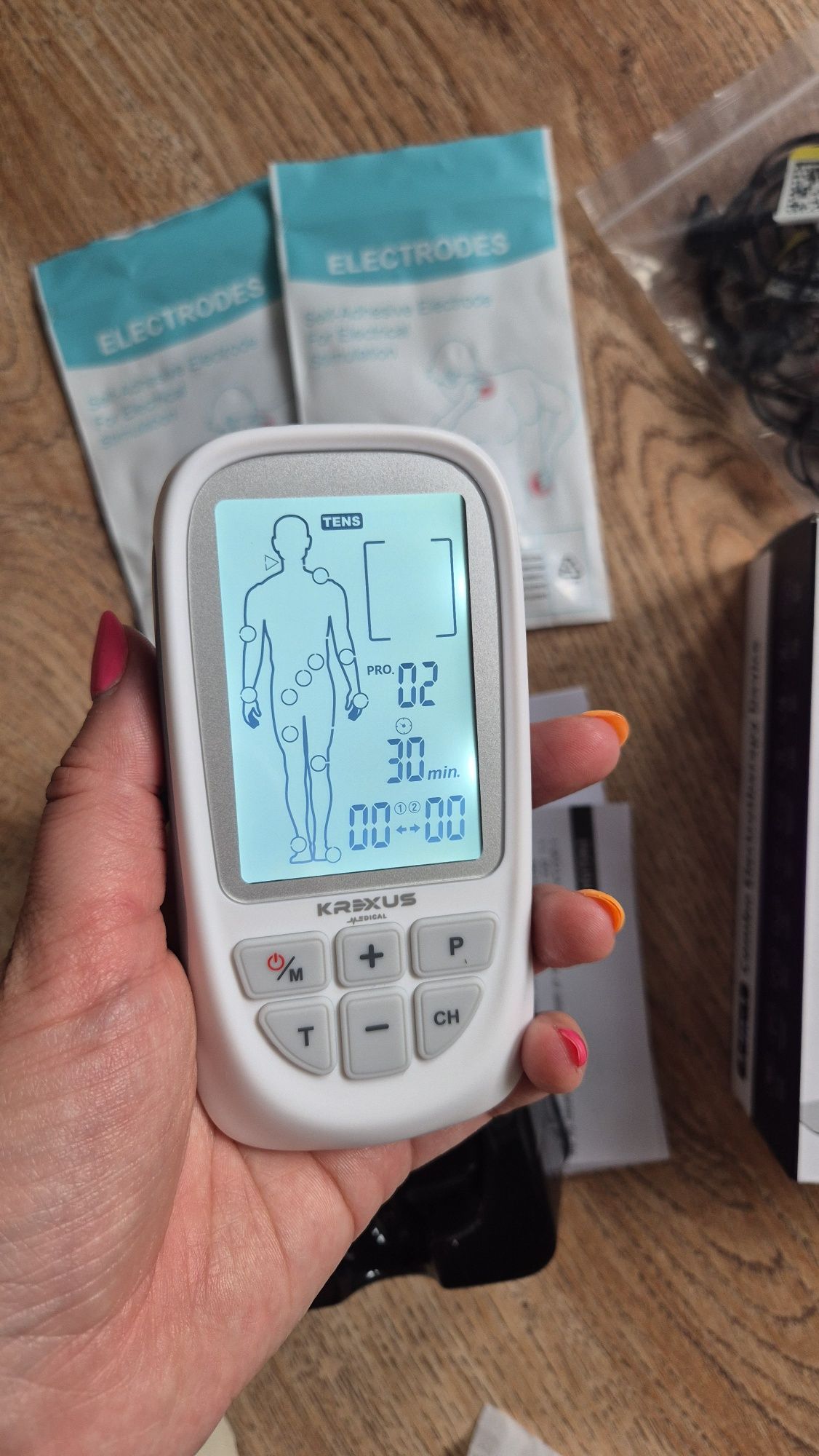 Elektrostymulator mięśni nerwów TENS EMS MASAŻ 73 programy Krexus