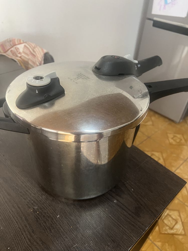 Panela de pressao grande